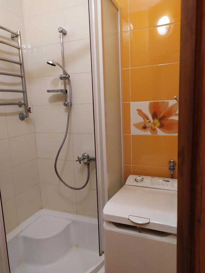 Three Bedroom Stepana Bandery Street روفنو المظهر الخارجي الصورة