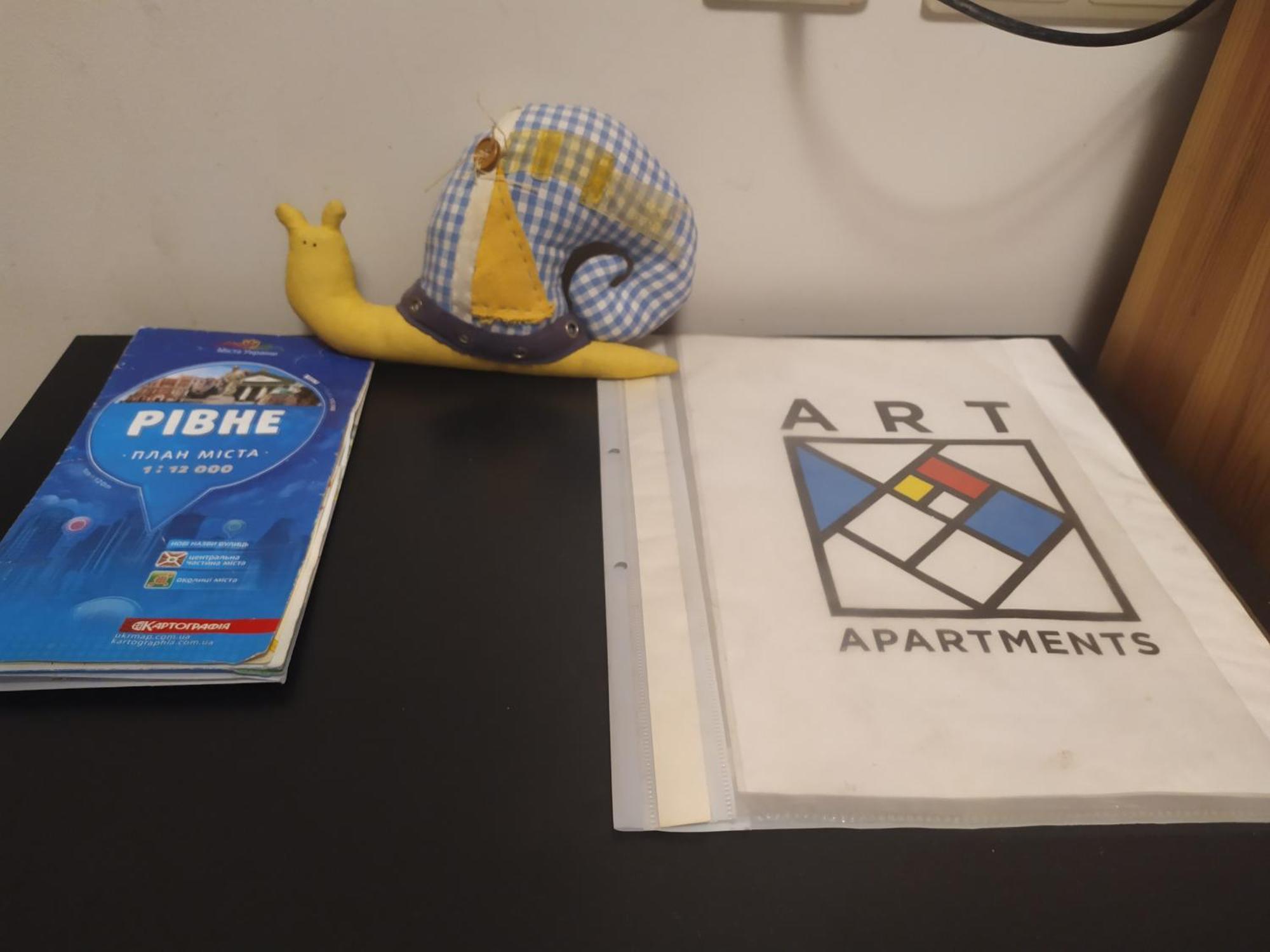 Three Bedroom Stepana Bandery Street روفنو الغرفة الصورة