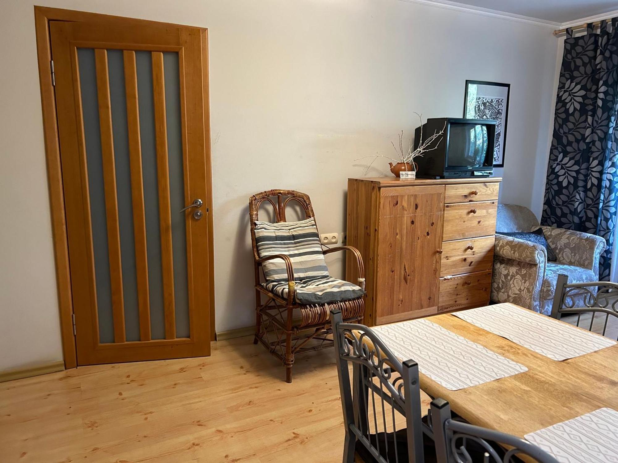 Three Bedroom Stepana Bandery Street روفنو المظهر الخارجي الصورة