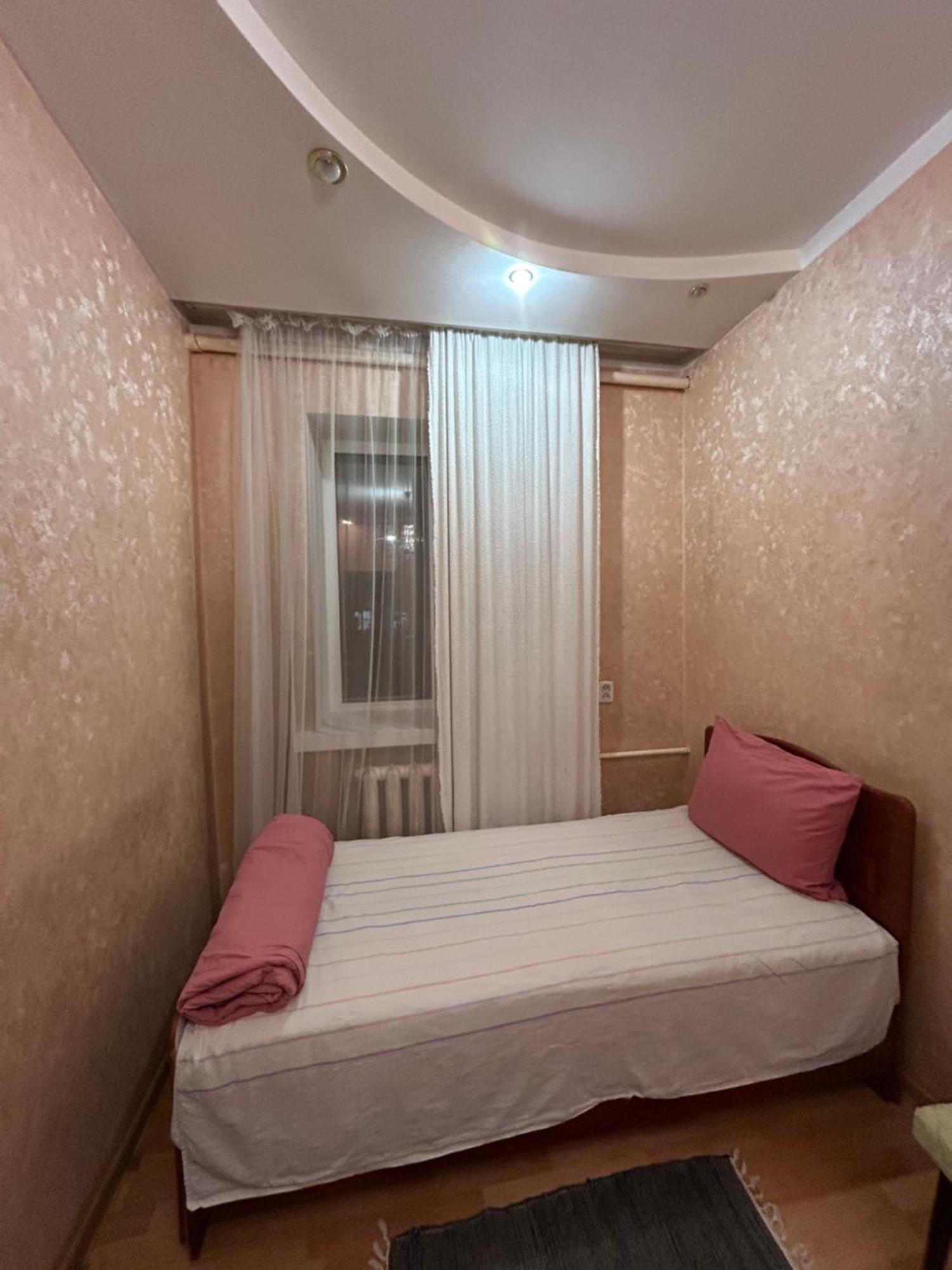 Three Bedroom Stepana Bandery Street روفنو المظهر الخارجي الصورة