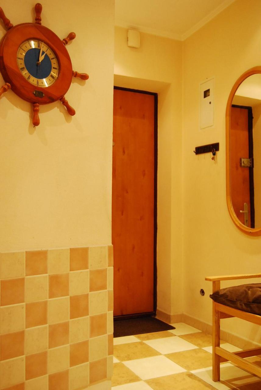 Three Bedroom Stepana Bandery Street روفنو المظهر الخارجي الصورة
